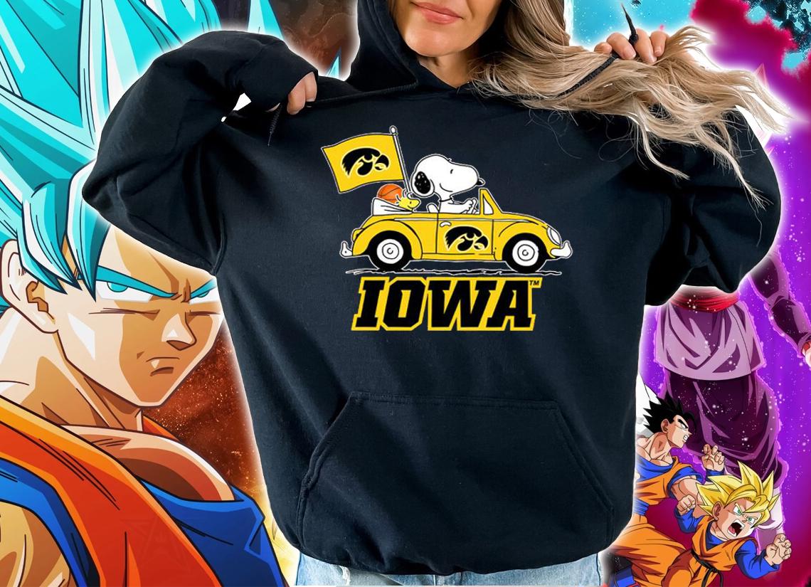 Iowa Hawkeyes Snoopy Woodstock Driving Car t-shirt hoodie