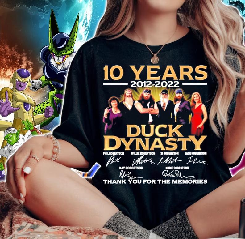 10 years 2012 2022 Duck Dynasty signatures t-shirt woman shirt