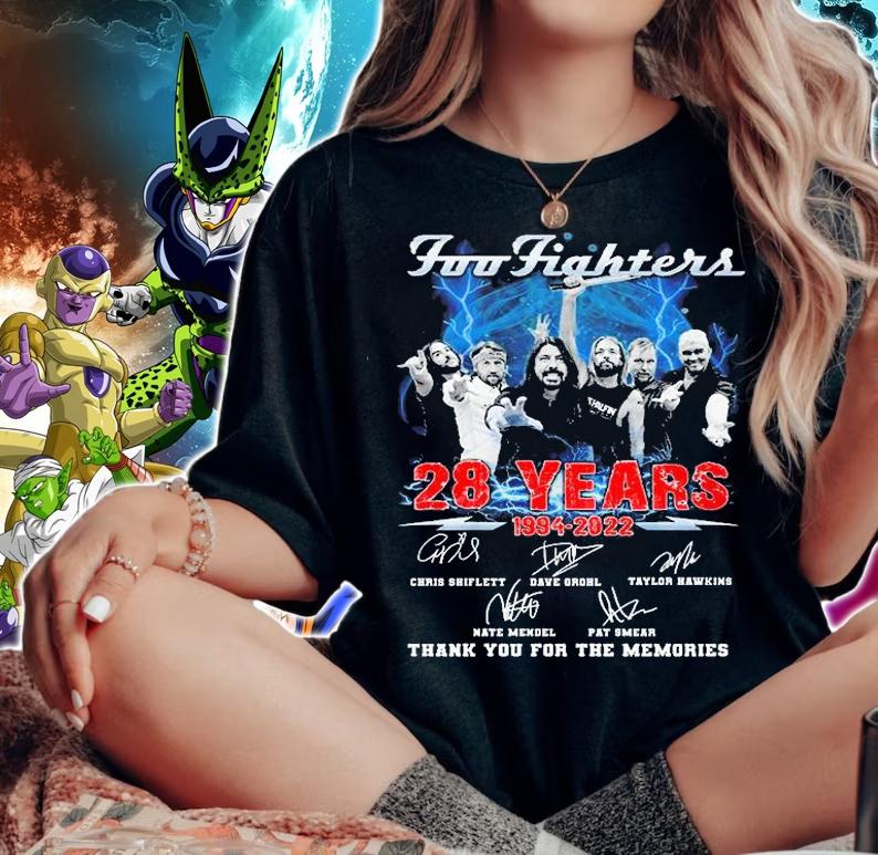Foo Fighters 28 Years 1994 2022 Thank You For The Memories Signatures T-Shirt woman shirt