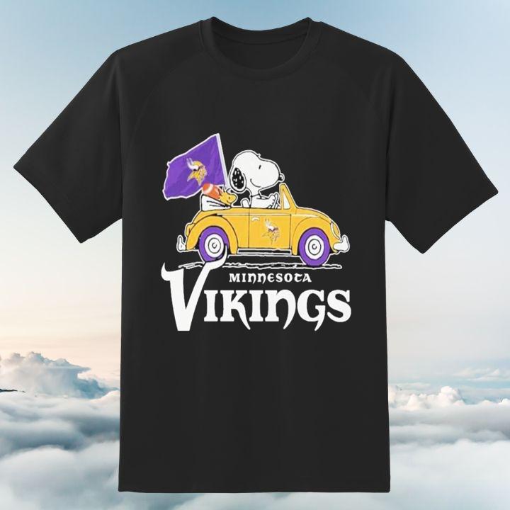 Official Snoopy and Woodstock Minnesota Vikings Flag Driving Car T-Shirt
