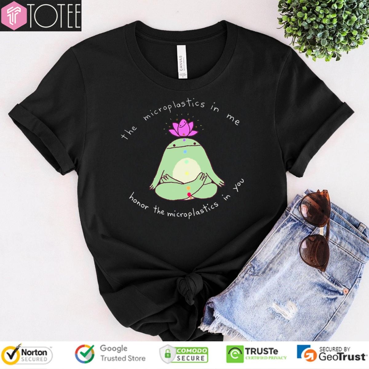 Yoga Frog The Microplastics In Me Horror The Microplastics In You T-shirt